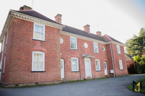 Spacious 10 Bed Contractor Pad